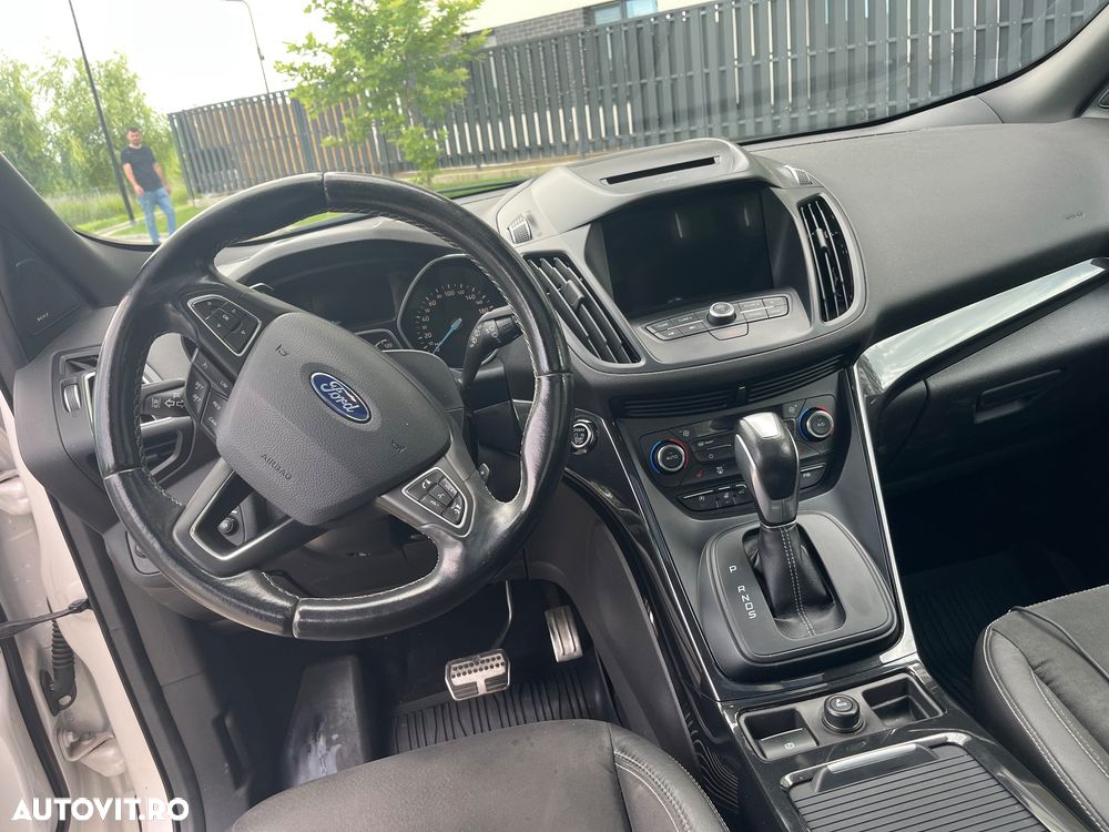 Ford Kuga 2.0 TDCi 4WD Powershift ST-Line - 6