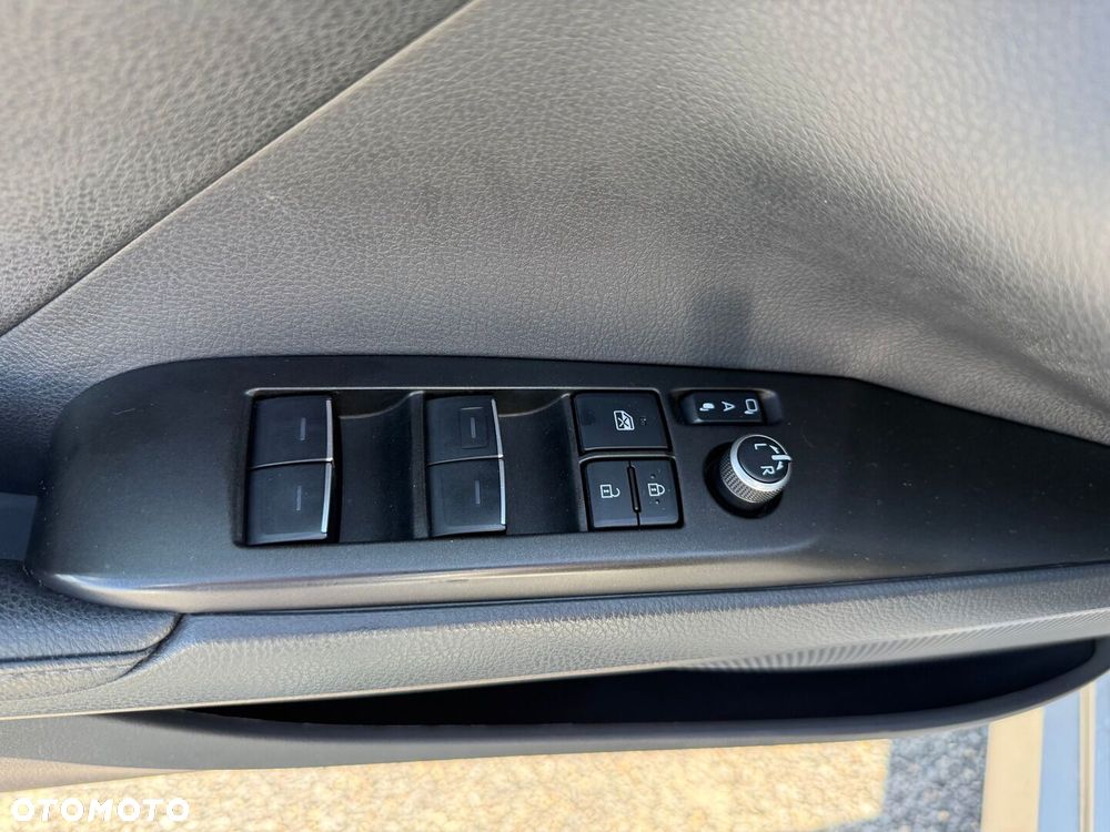 Toyota Camry 2.5 Hybrid Executive CVT - 19