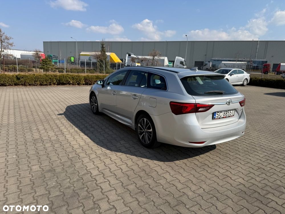 Toyota Avensis 2.0 D-4D Premium - 7