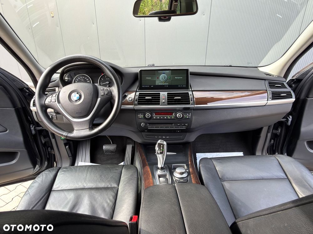 BMW X5 xDrive48i - 20