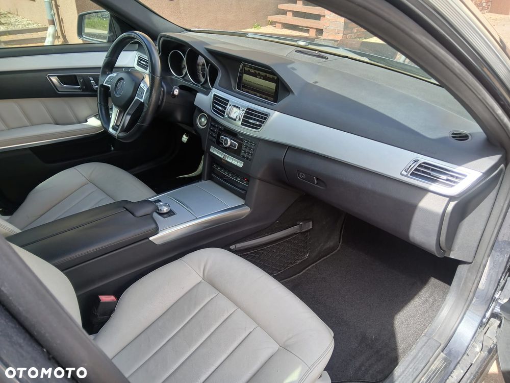 Mercedes-Benz Klasa E 350 4Matic 7G-TRONIC Elegance - 21