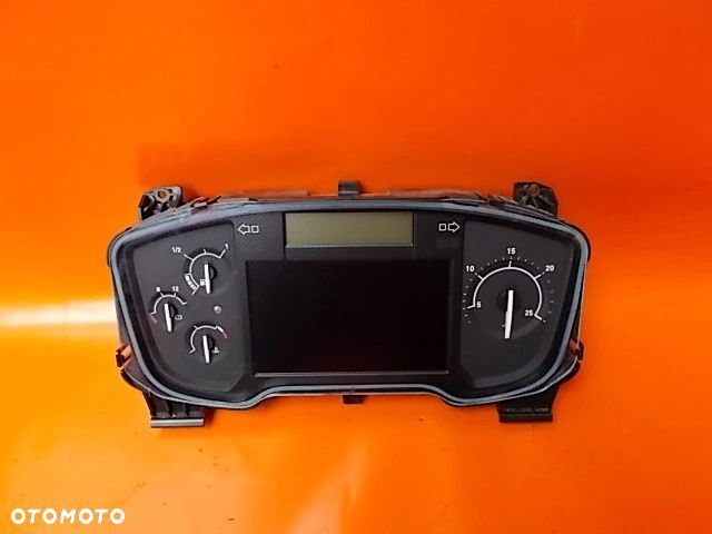 RENAULT GAMA T RANGE LICZNIK WYŚWIETLACZ 22166228 - 1