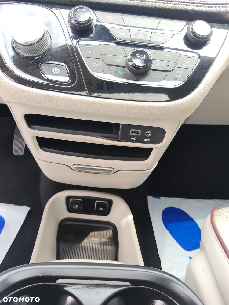 Chrysler Pacifica - 18