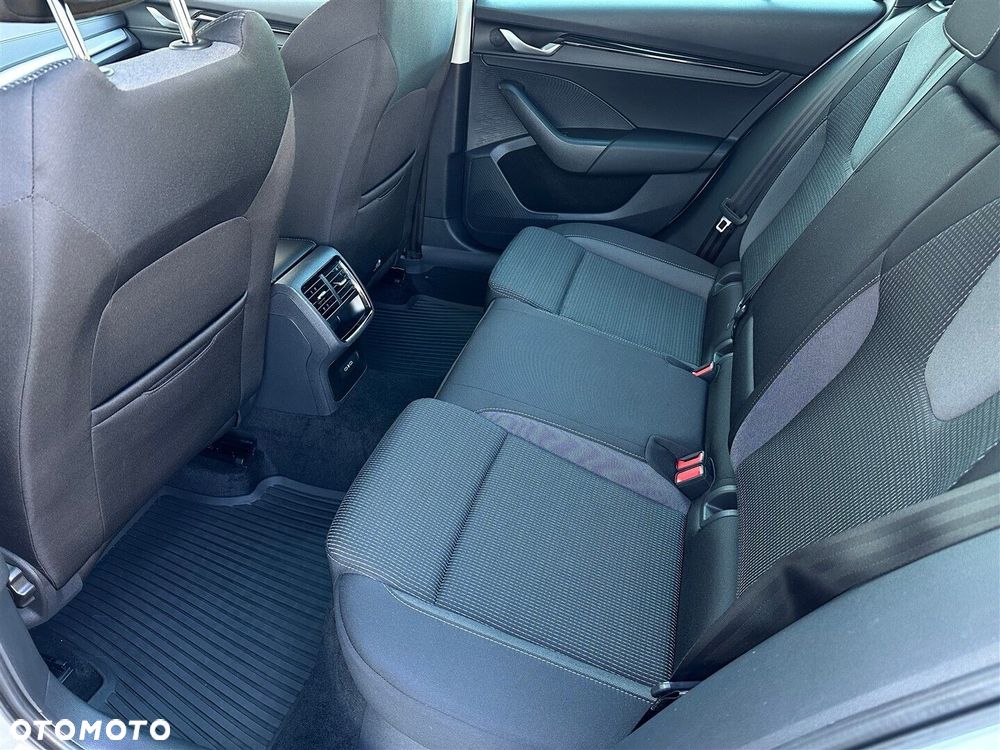 Skoda Octavia 1.5 TSI Selection - 11