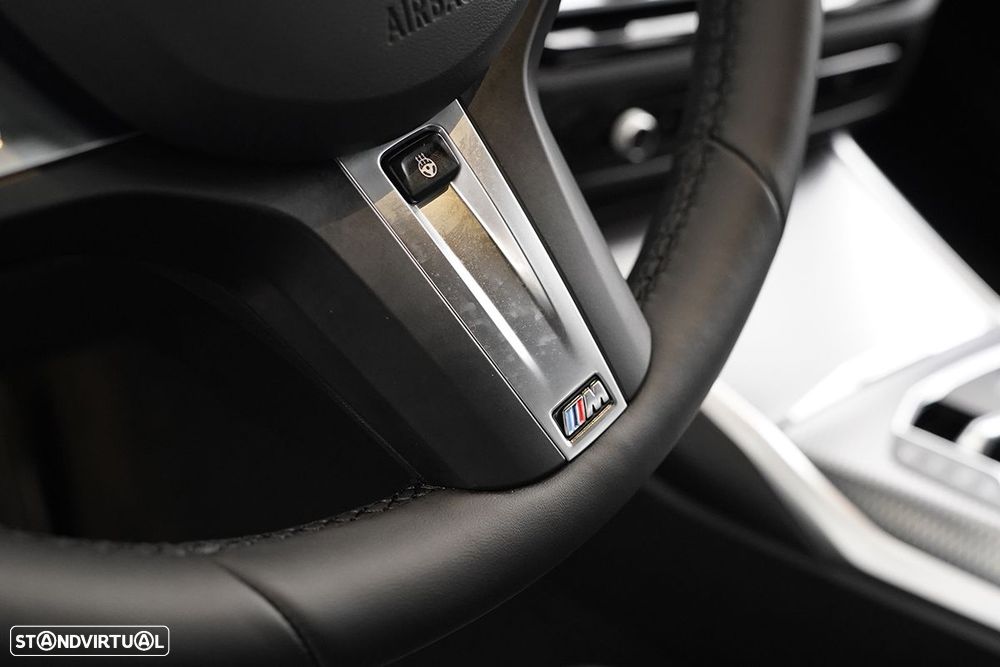 BMW 330 e Pack Desportivo M Auto — fotografia 15