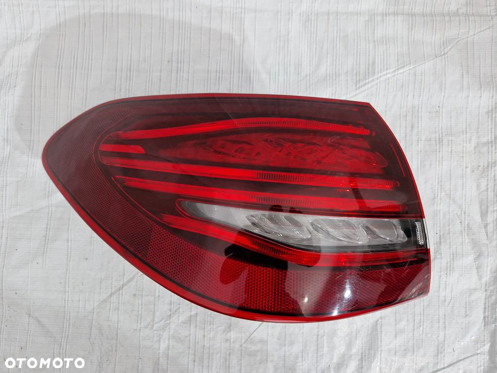 Mercedes W205 lift kombi lapa tylna lewa A2059062805 - 1