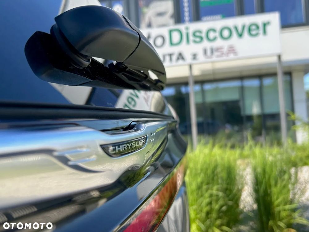 Chrysler Pacifica - 13