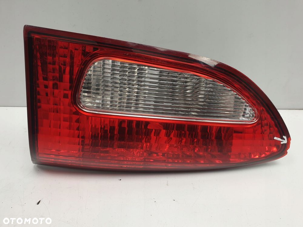 LAMPA Subaru Tribeca TYLNA W KLAPE PRAWA prawy tył - 16