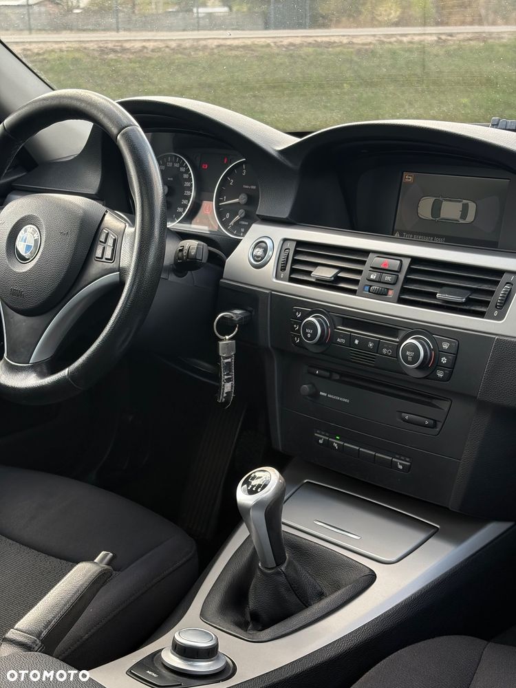 BMW Seria 3 320i - 11