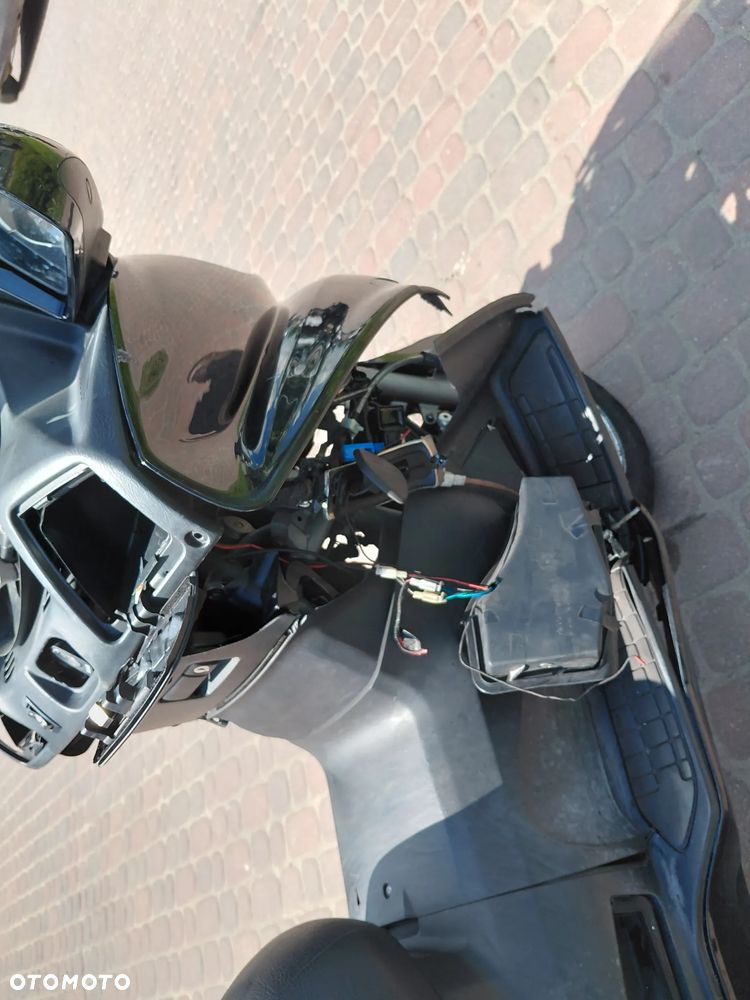 Suzuki Burgman - 12