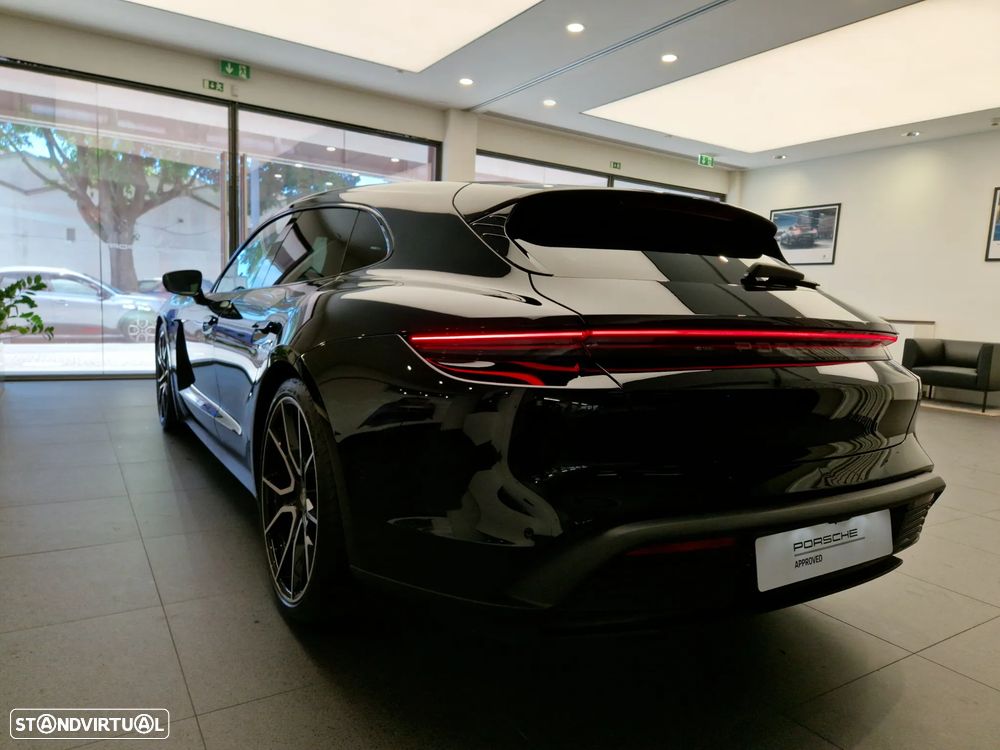 Porsche Taycan Sport Turismo - 3