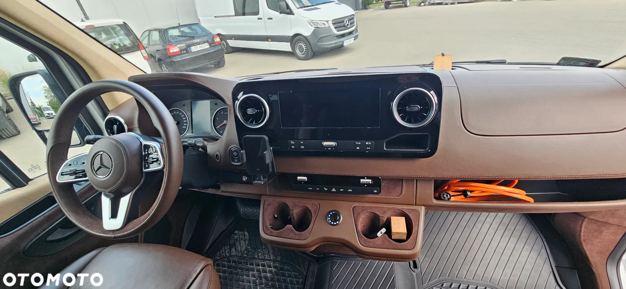 Mercedes-Benz Sprinter - 11