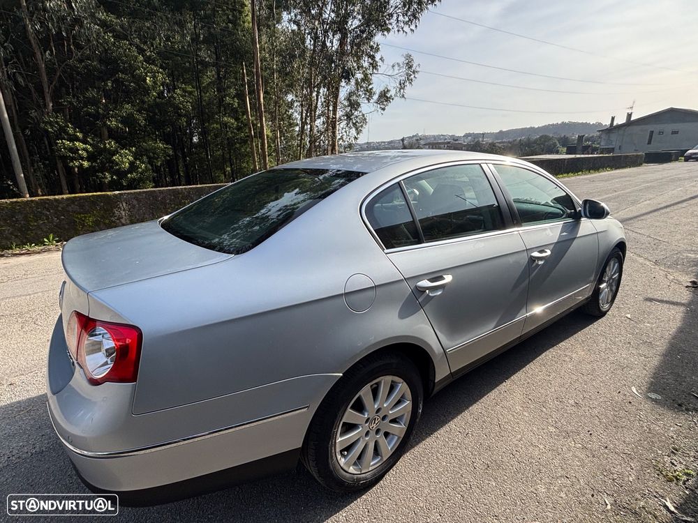 VW Passat 2.0 TDI Confortline - 22