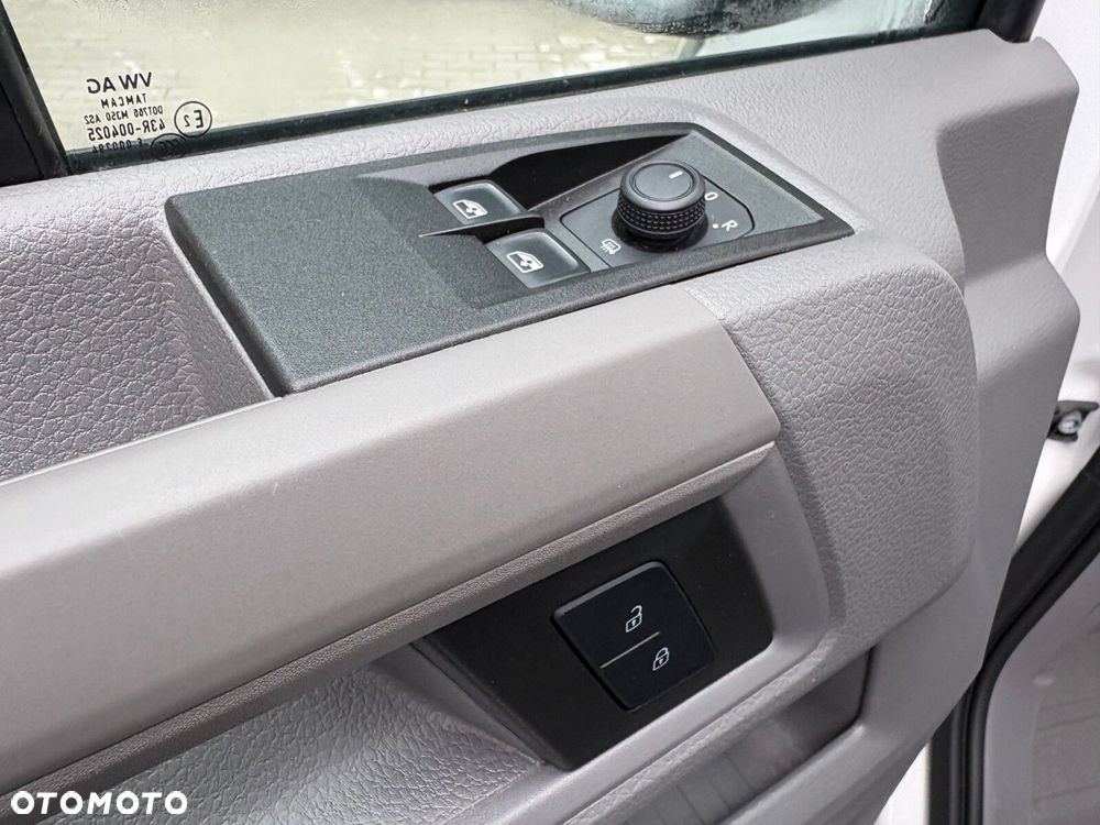 Volkswagen Crafter Furgon 4490 - 15