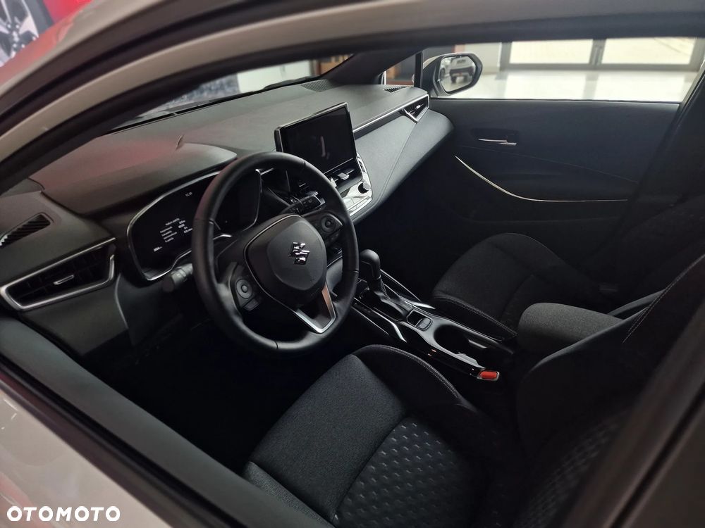 Suzuki Swace 1.8 Hybrid Premium Plus CVT - 6