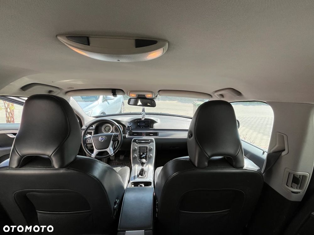 Volvo V70 D2 Summum - 12