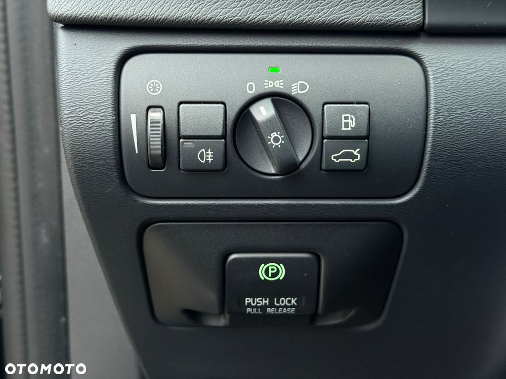 Volvo V60 T3 Momentum - 22