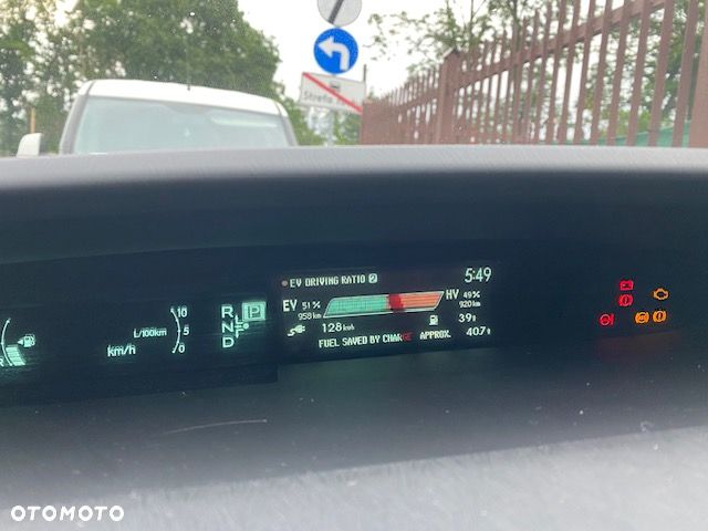 Toyota Prius 1.8 HSD Premium - 16