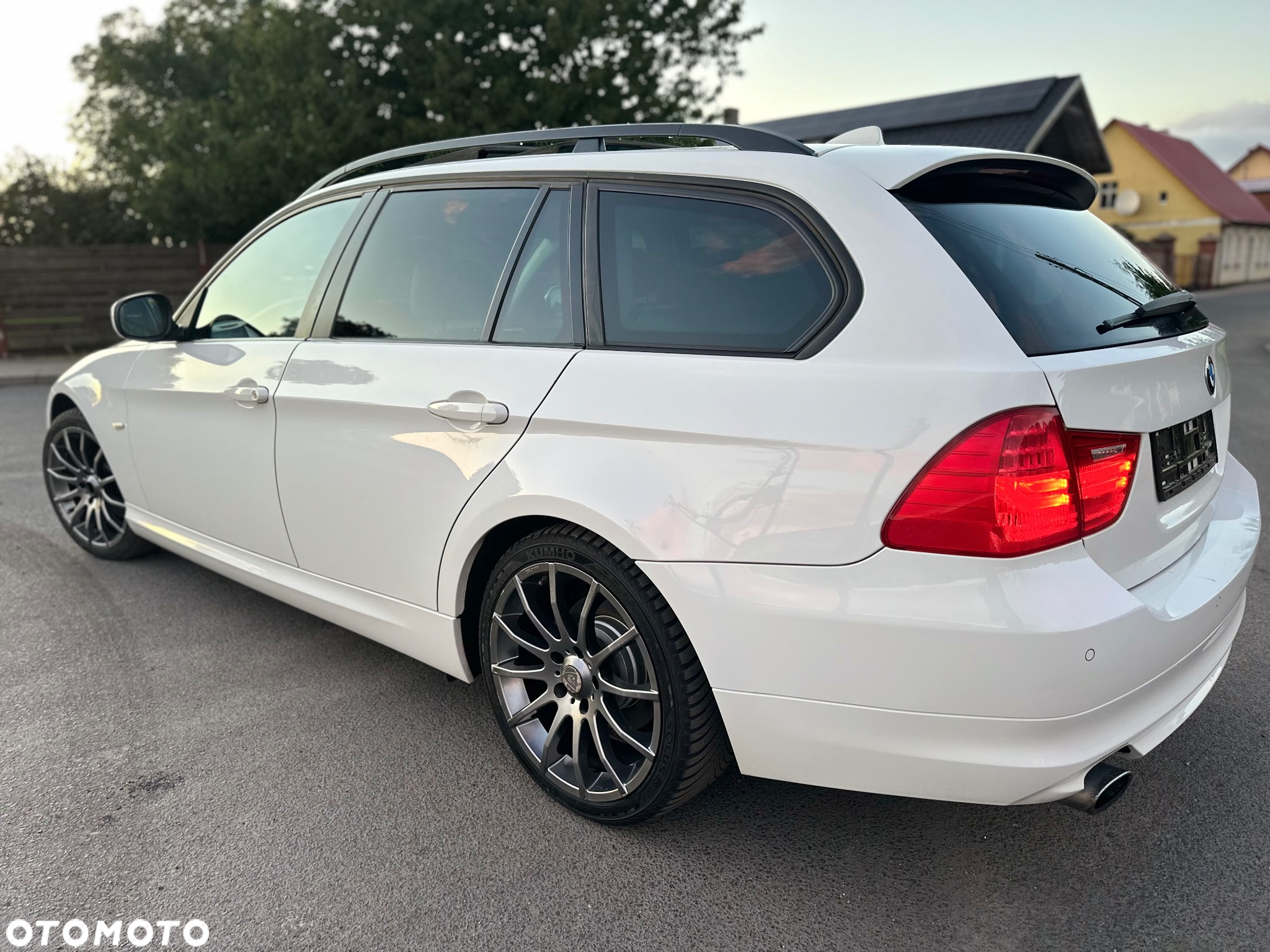 BMW Seria 3 320i Touring - 8