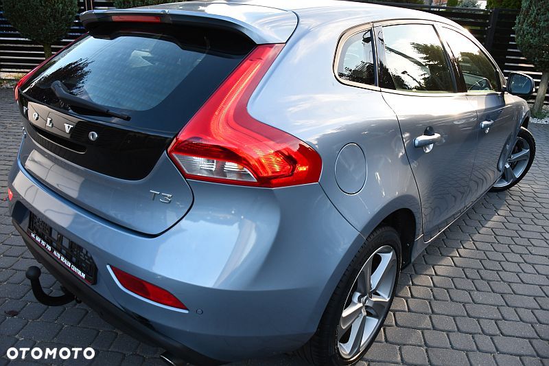Volvo V40 T3 Momentum - 33