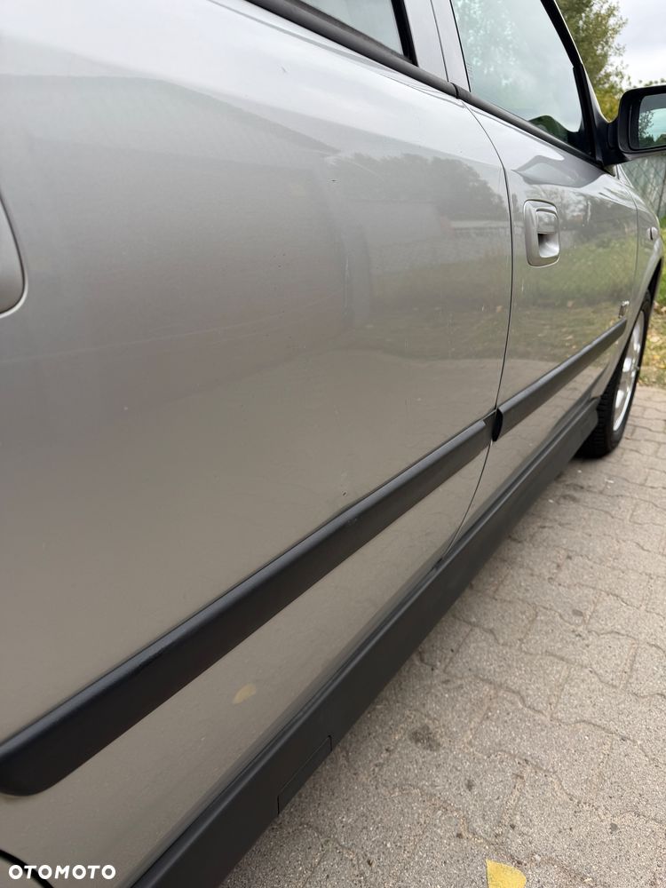 Opel Astra 1.6 NJoy - 9