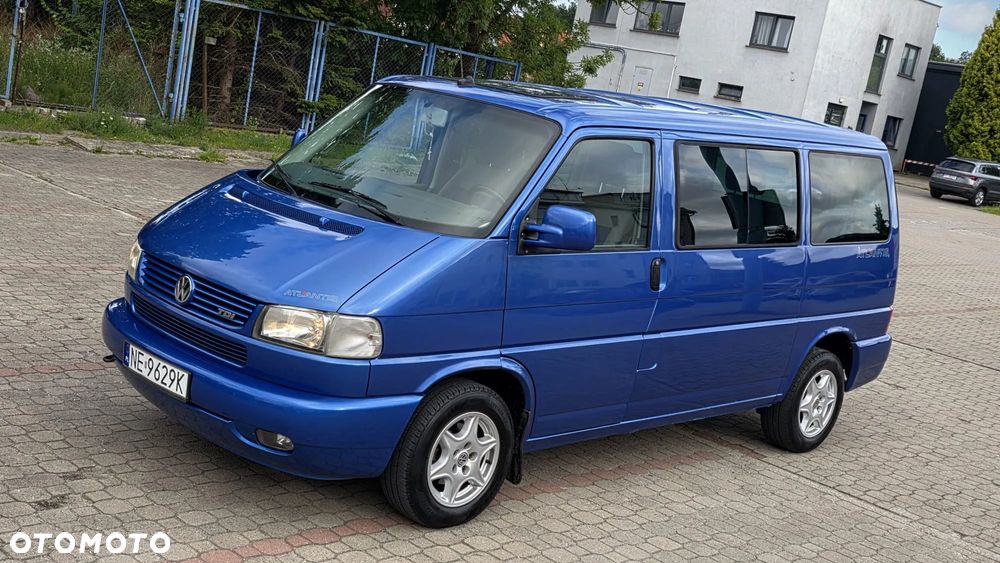 Volkswagen Multivan - 2