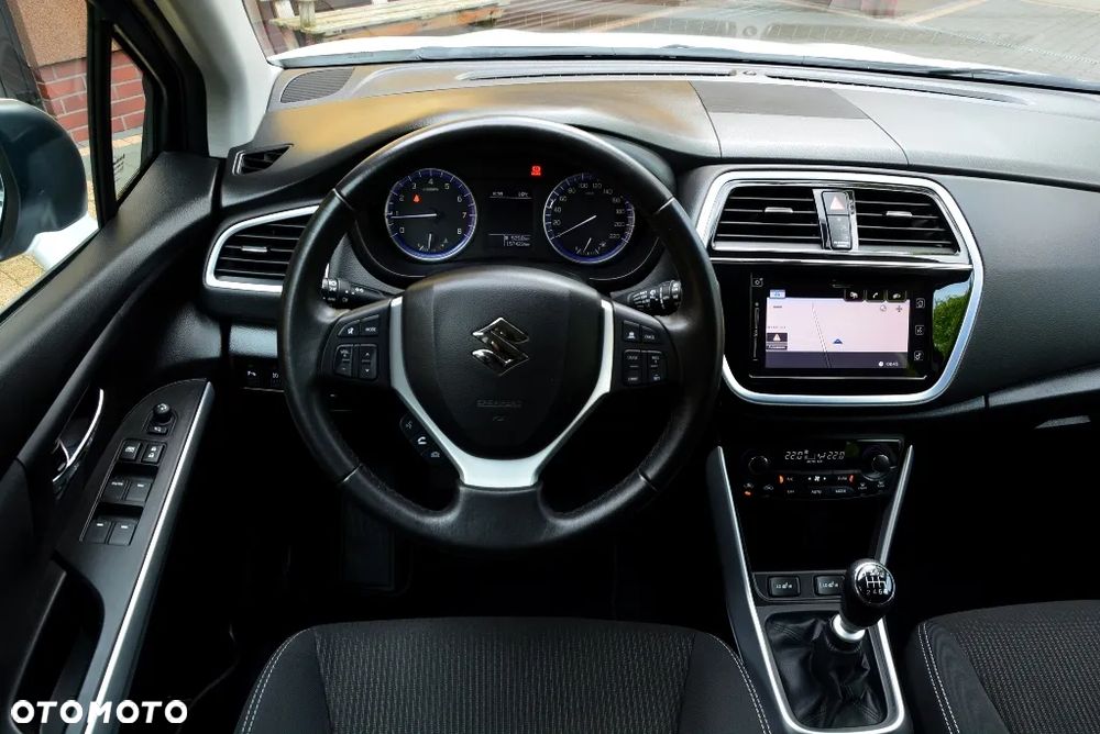 Suzuki SX4 S-Cross 1.4 T Premium - 9