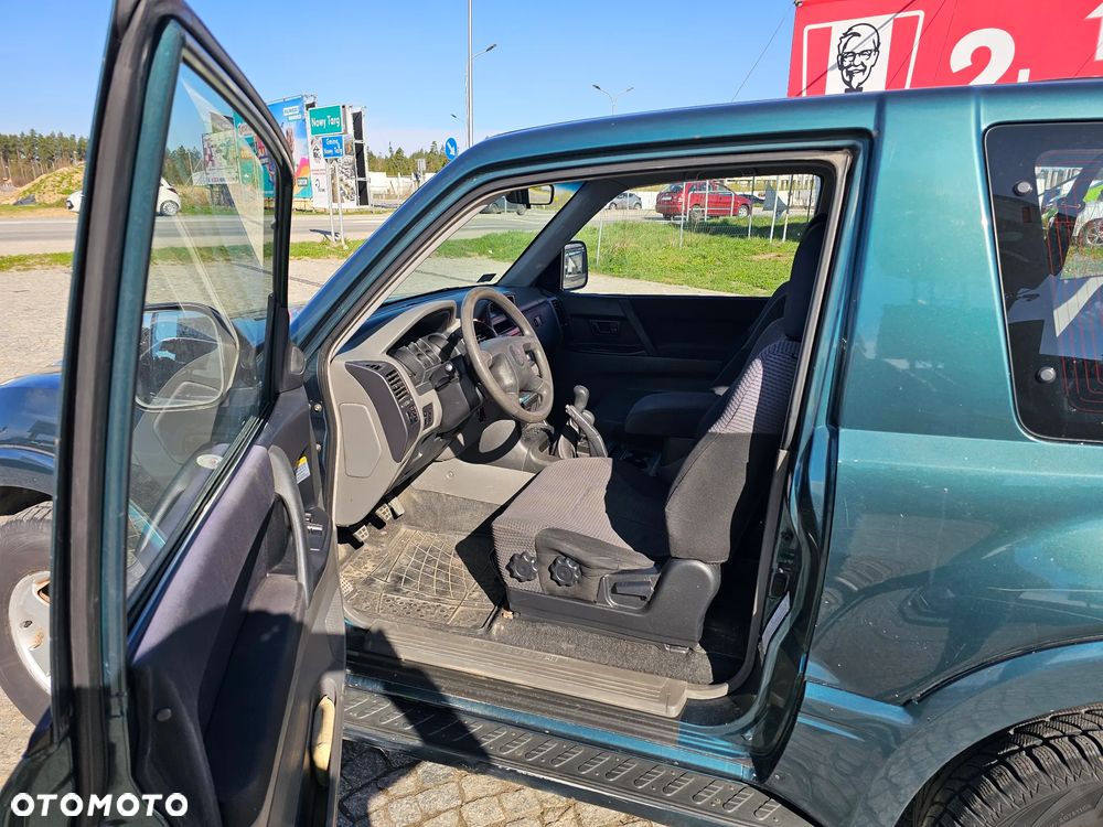 Mitsubishi Pajero - 19