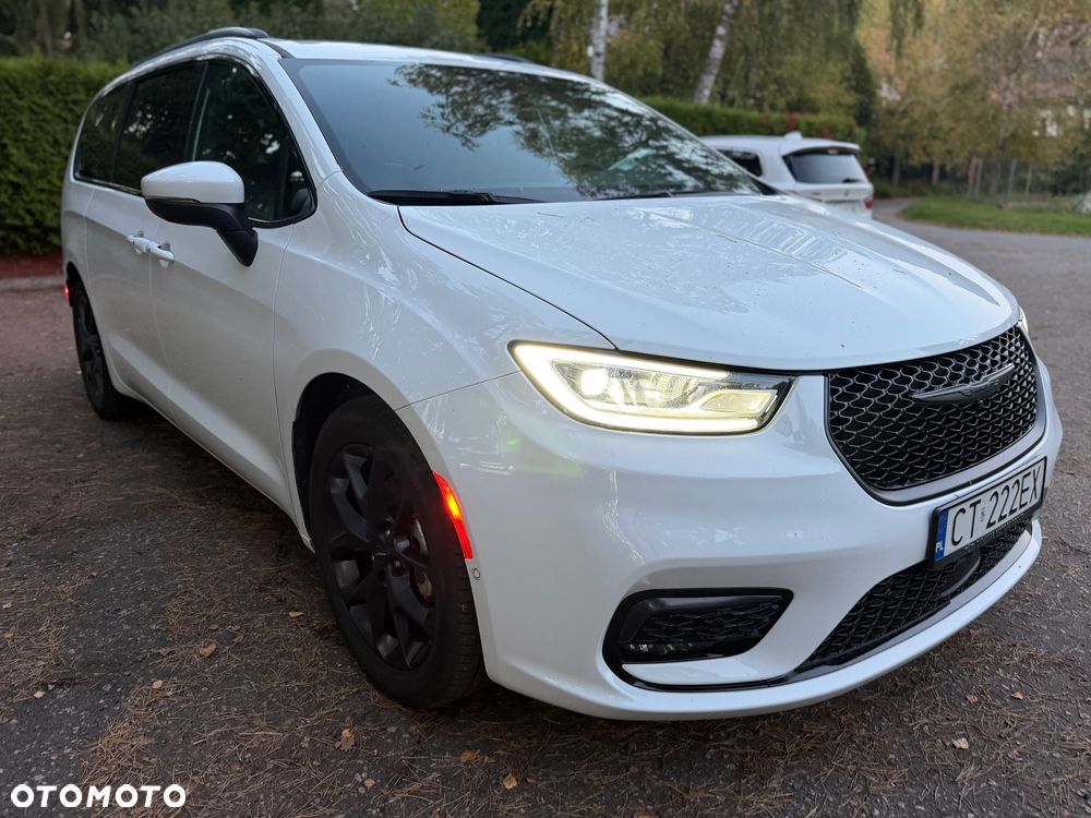 Chrysler Pacifica 2023 photo 2
