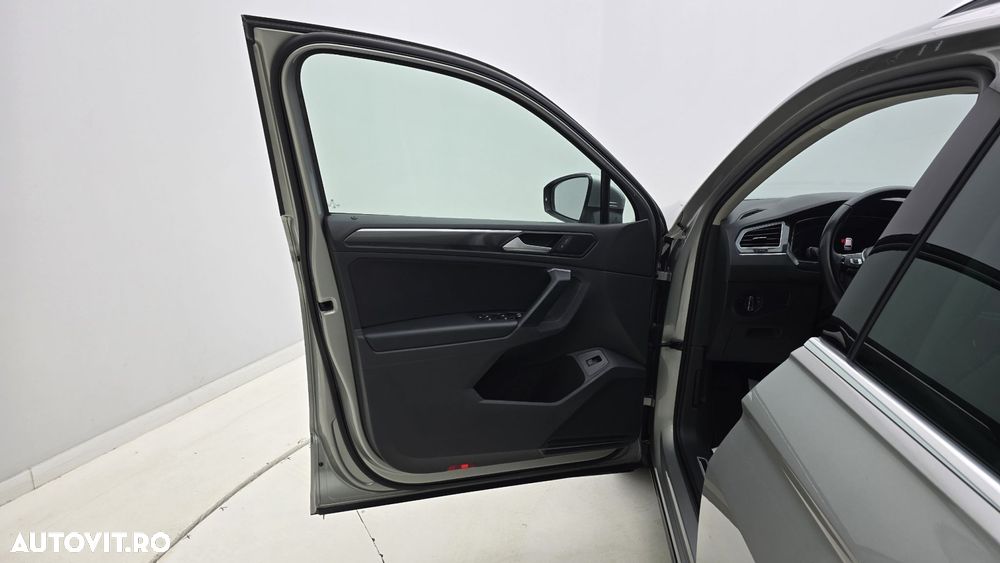 Volkswagen Tiguan - 10
