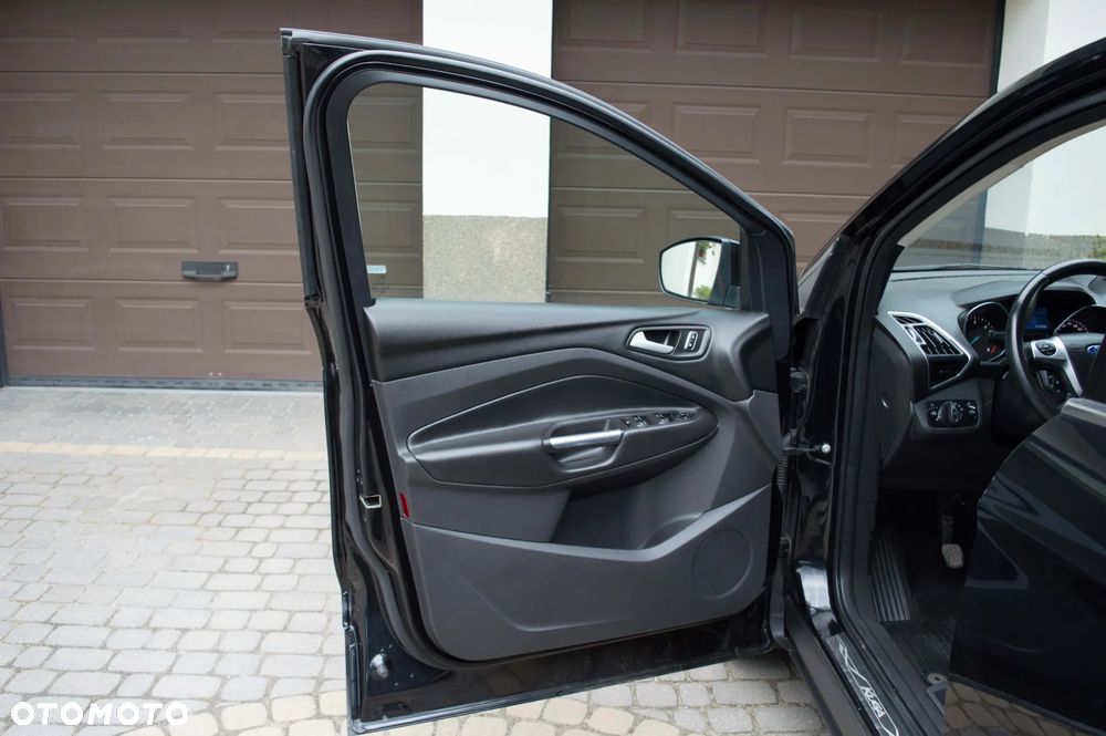 Ford Kuga 2.0 TDCi 2x4 Titanium - 12