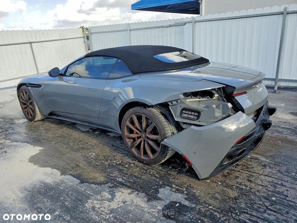 Aston Martin DB11 - 3