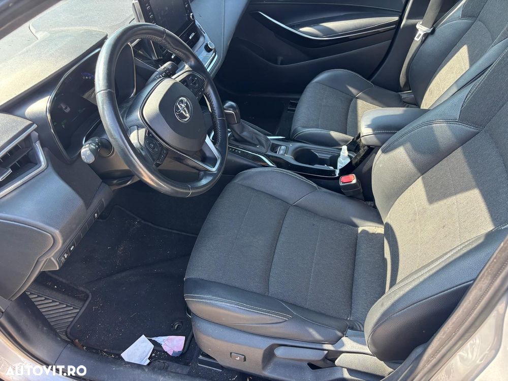 Toyota Corolla - 4