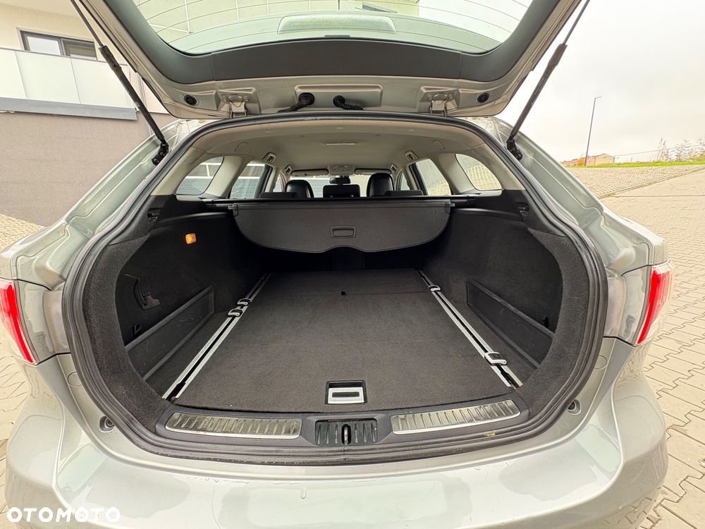 Toyota Avensis 1.8 Sol NAVI - 12