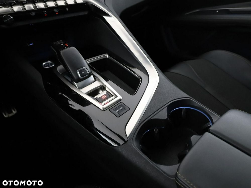 Peugeot 3008 1.6 PureTech GPF GT Line S&S EAT8 - 30