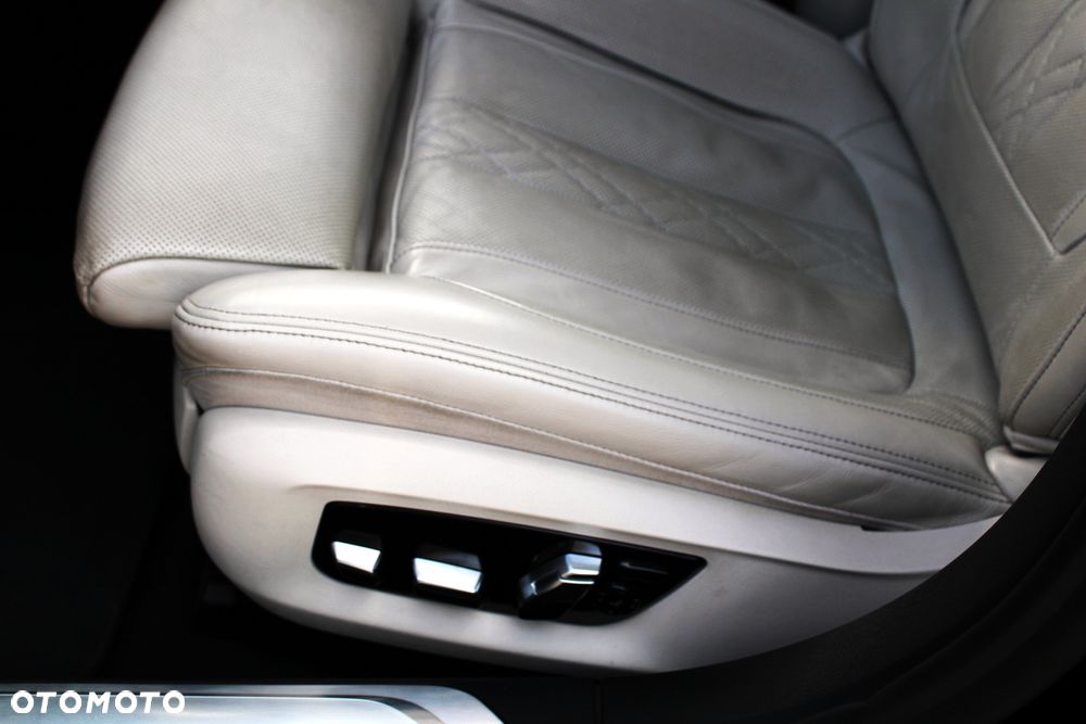 BMW Seria 7 750d xDrive - 16