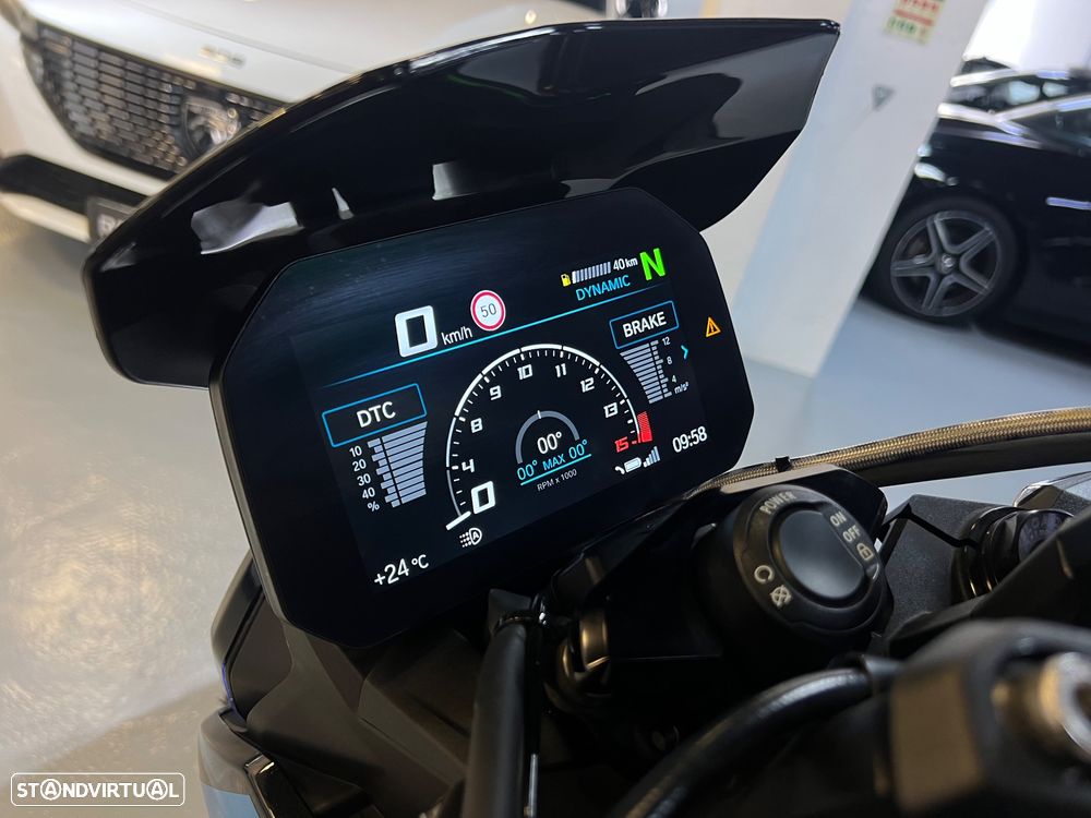 BMW M 1000 R M Competition - Carbon / Akrapovic - 44