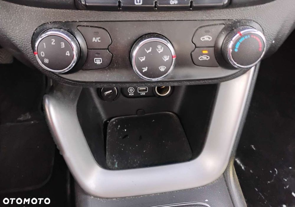 Kia Ceed - 16