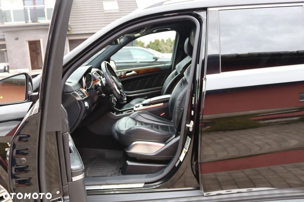 Mercedes-Benz GL - 37