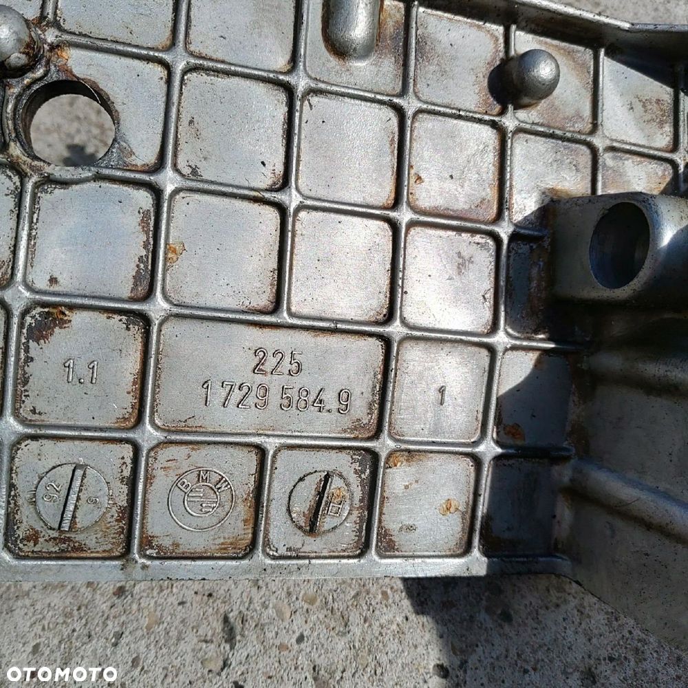 BMW E34 E38 M60 V8 pokrywa górna rozrządu 1729584 - 9