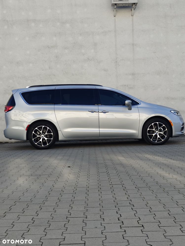 Chrysler Pacifica - 3