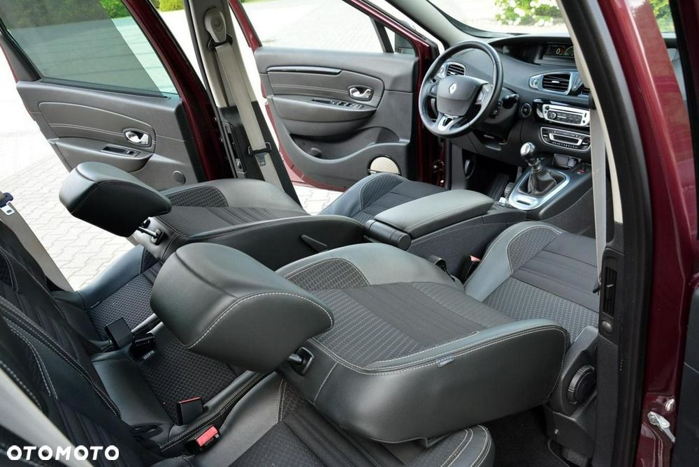 Renault Scenic ENERGY TCe 130 BOSE EDITION - 16