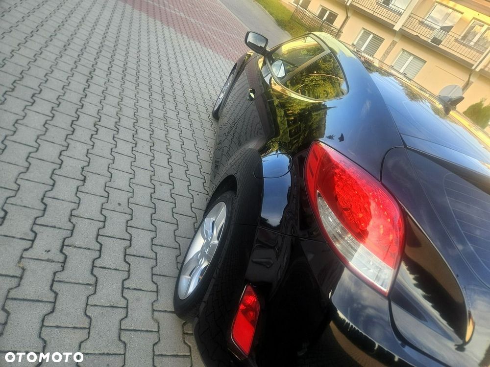 Hyundai Veloster - 17