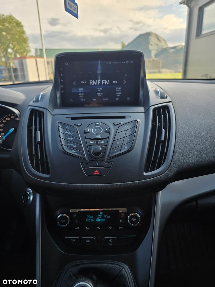 Ford Kuga 1.5 EcoBoost 2x4 Titanium - 15