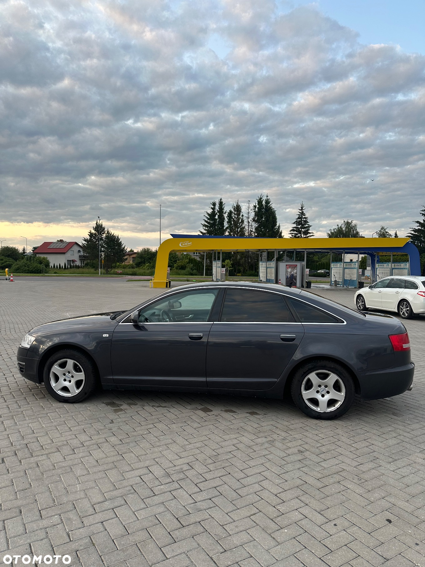 Audi A6 2.4 - 8