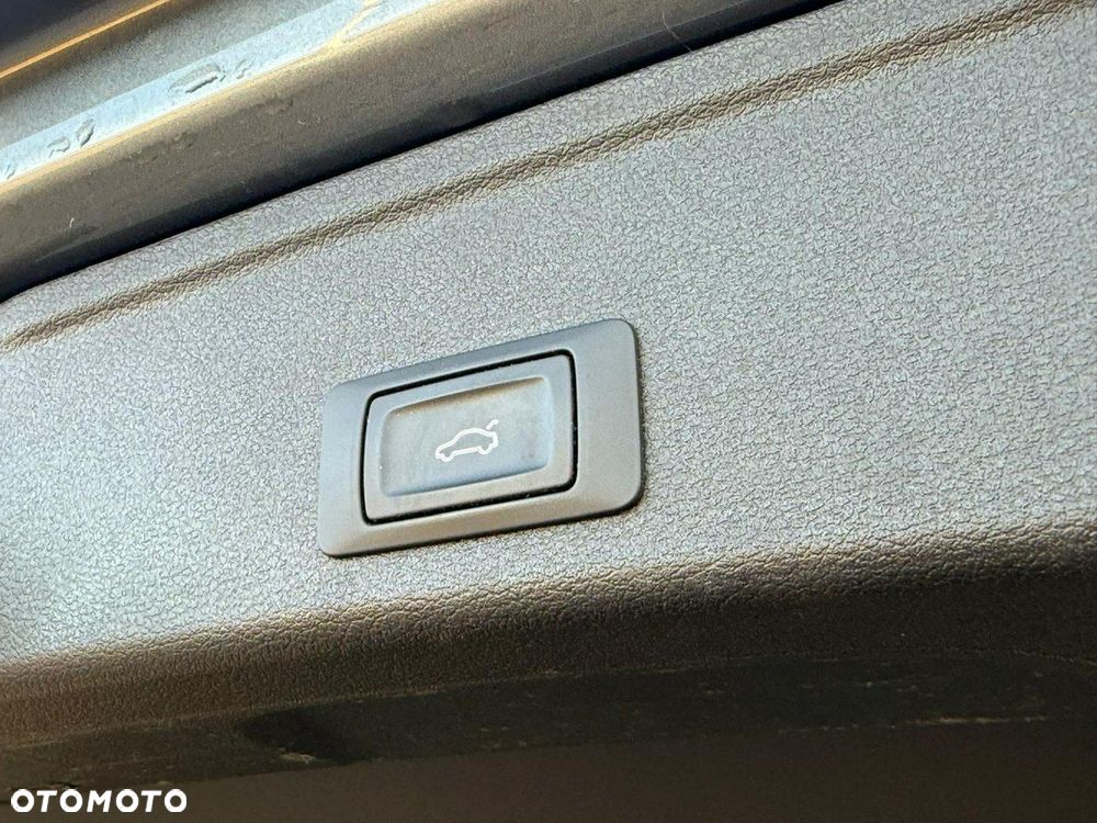 Audi A4 Avant 35 TDI S tronic design - 15