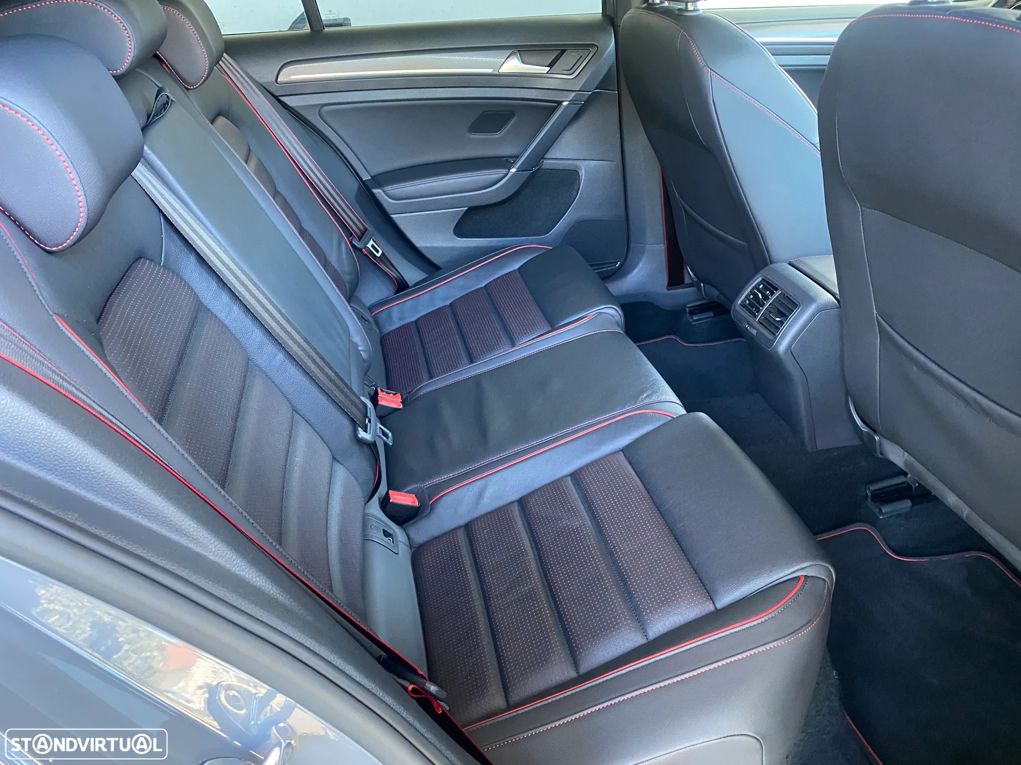VW Golf 2.0 TSI GTi TCR DSG - 21
