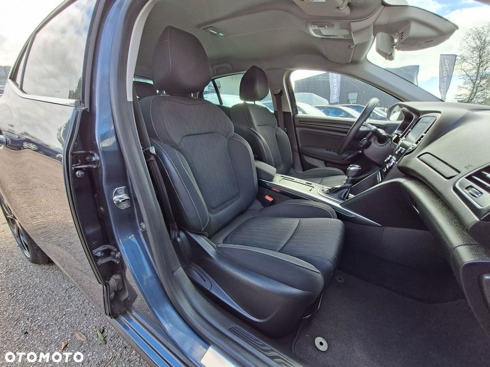 Renault Megane TCe 140 GPF LIMITED - 25