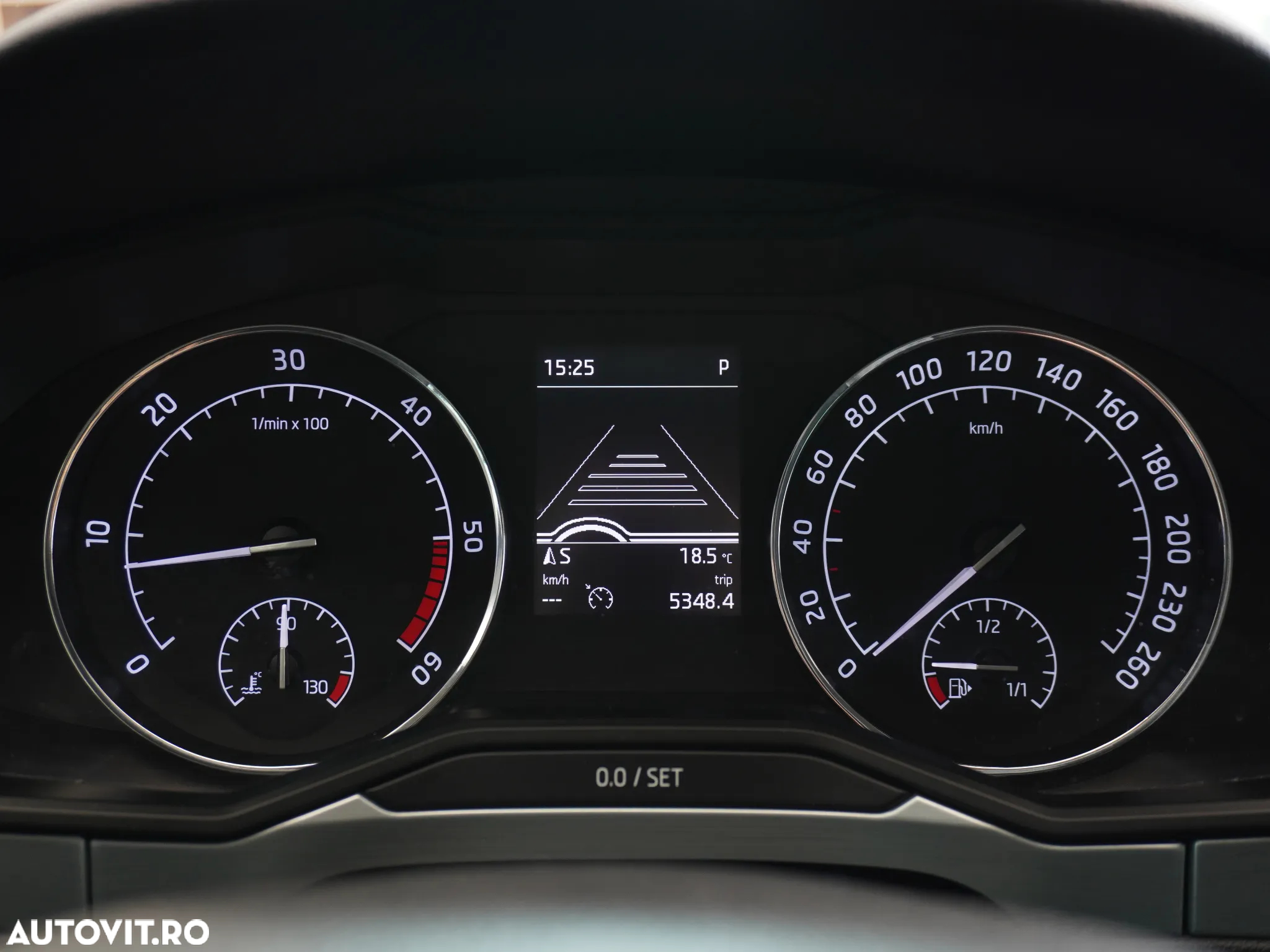 Skoda Superb 2.0 TDI 4X4 DSG Style - 38