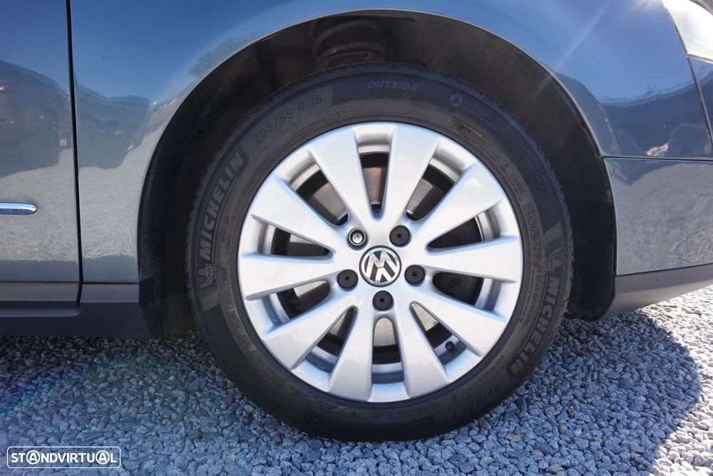 VW Passat 2.0 TDI BM Confortline - 9